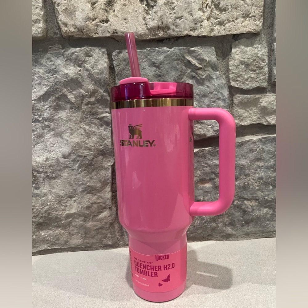 Limited Glinda Wicked x Stanley 40oz H2.0 FlowState Quencher NWT Sold Out💯 NWT